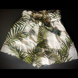 SOLD🌻 H&M Paper Bag Shorts High Wasted Palm Leaf